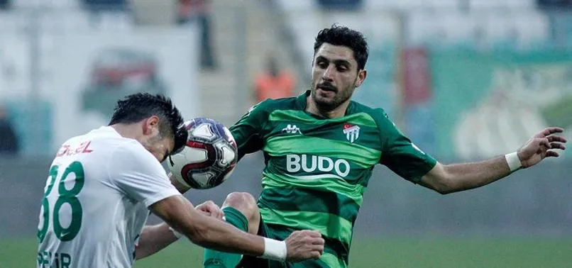 Özer Hurmacı futbola Bursaspor formasıyla geri döndü!