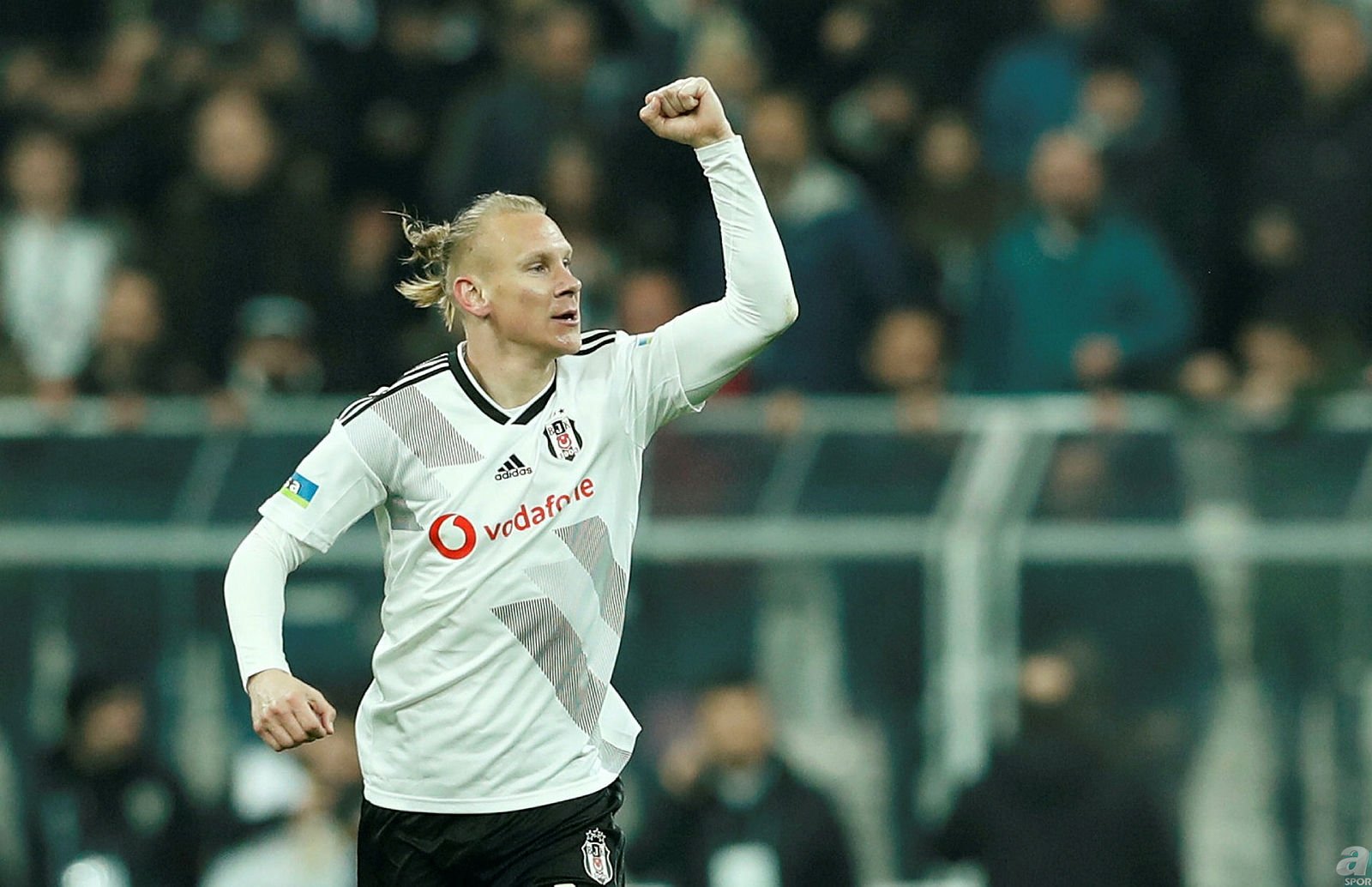 Corona virüsü Süper Lig yıldızlarının değerlerini de vurdu!