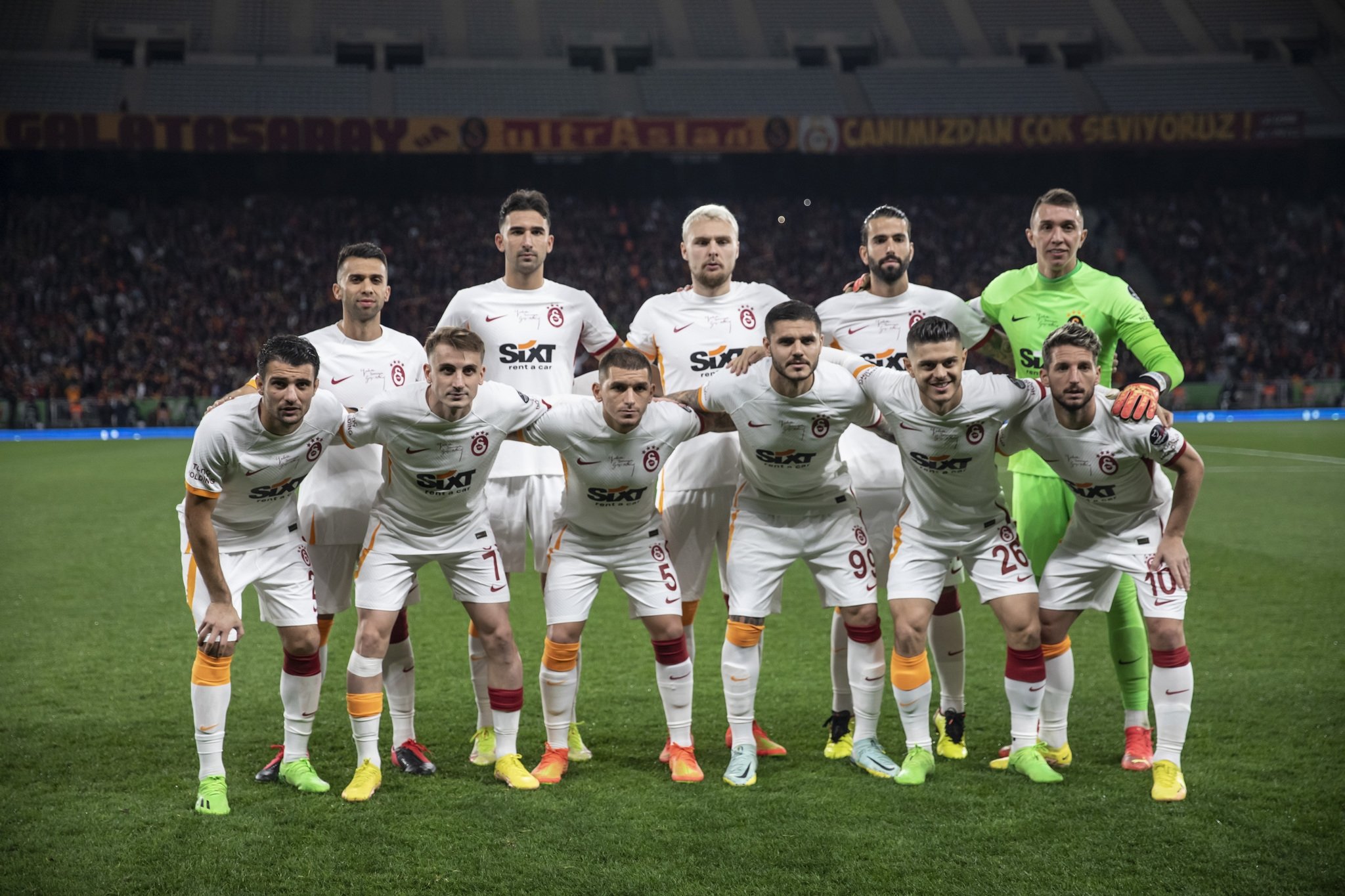 Fenerbahçe istedi Galatasaray alıyor! Devre arasında transfer bombası...