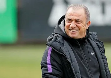 Terim gülüyor