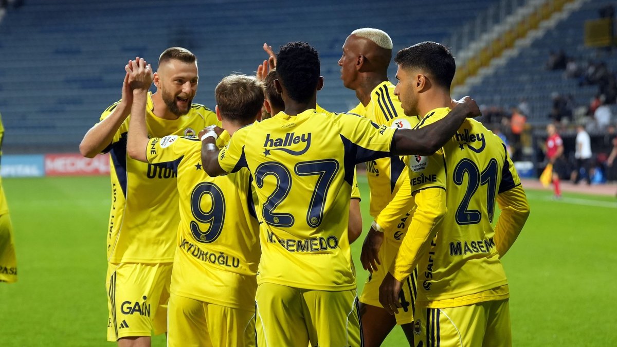 TRANSFER HABERİ: Fenerbahçe'nin yıldızı Talisca'ya Brezilya'dan talip var! TRANSFER HABERİ: Fenerbahçe'nin yıldızı Talisca'ya Brezilya'dan talip var!