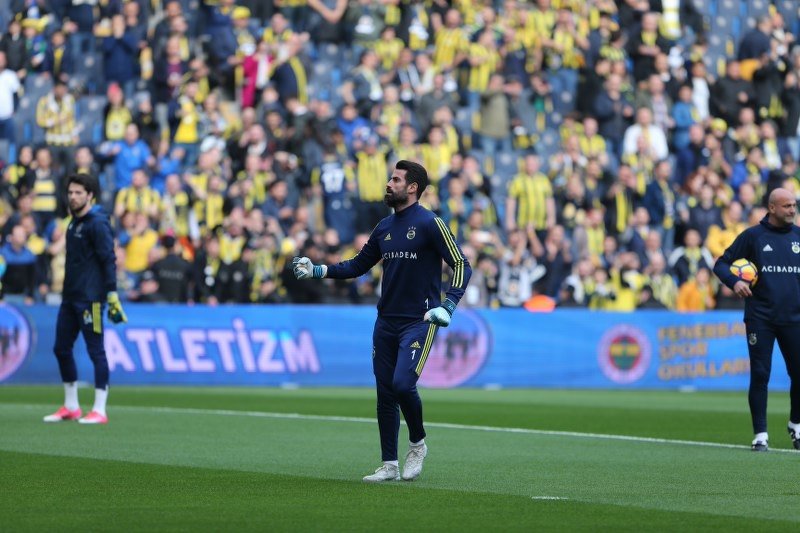 Volkan ve Muslera’dan örnek hareket