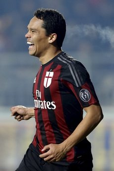 Fenerbahçe Carlos Bacca ile bombayı patlatıyor