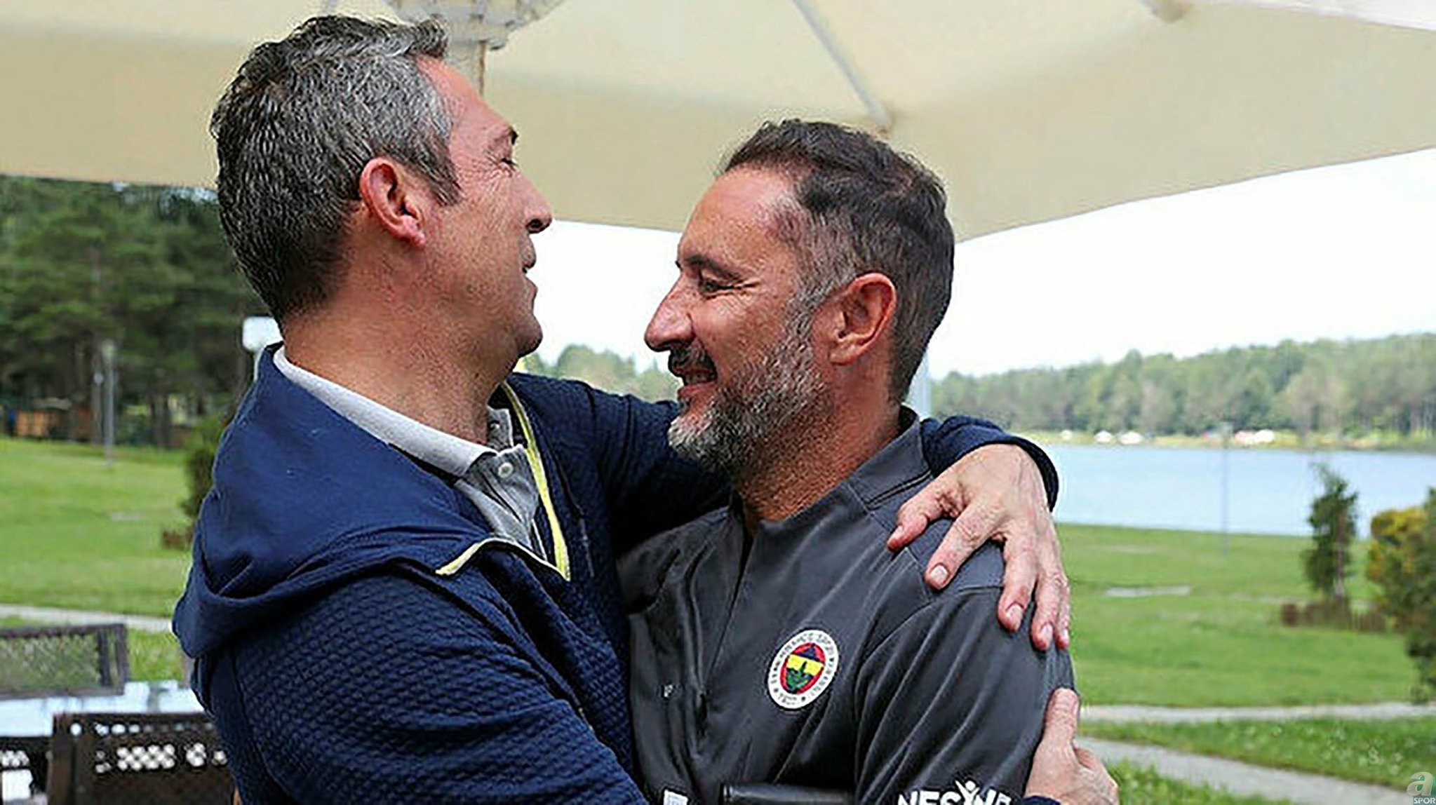 Son dakika spor haberi: Fenerbahçe transfer bombasını patlatıyor! Vitor Pereira orta sahaya ’Yeni Atiba’yı istedi...