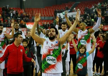 Pınar Karşıyaka farka koştu