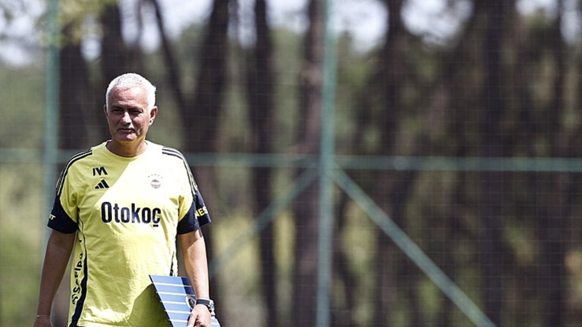 TRANSFER HABERİ: Fenerbahçe'den Galatasaray'a Osimhen yanıtı! Sambacı yıldız geliyor TRANSFER HABERİ: Fenerbahçe'den Galatasaray'a Osimhen yanıtı! Sambacı yıldız geliyor