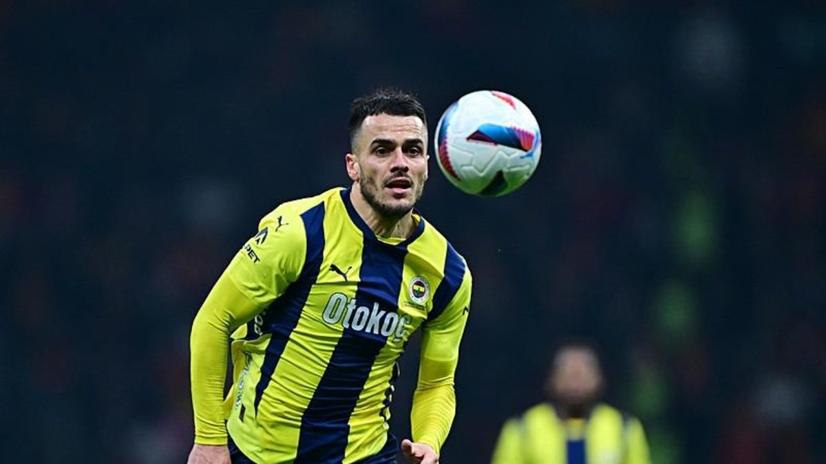 Fenerbahçe'den Kostic hamlesi! Fenerbahçe'den Kostic hamlesi!