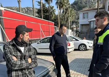 Demirel yardım için şehre geri döndü