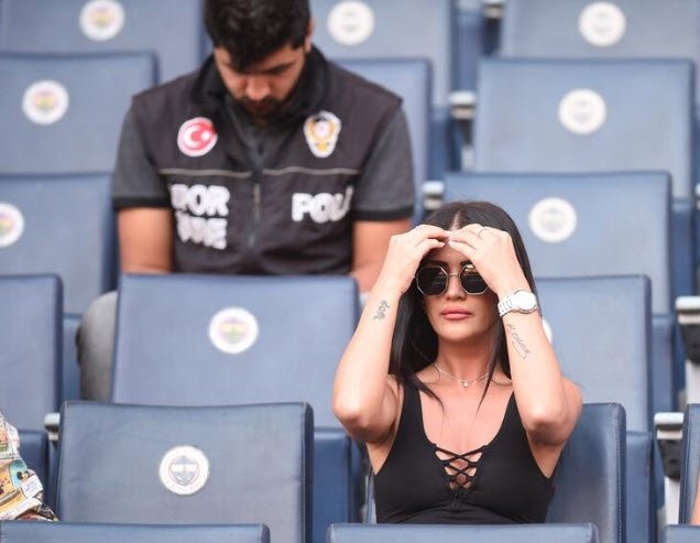 Fenerbahçe-Cagliari maçında dikkat çeken detay! Görenler dönüp bir daha baktı