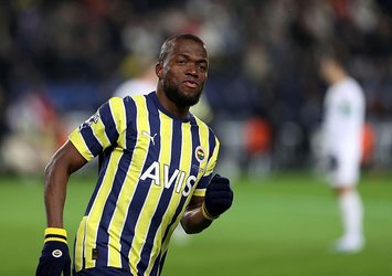 Valencia kalacak mı? Menajeri konuştu!