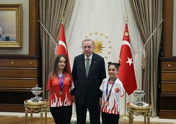 Başkan Erdoğan'dan Sümeyye ve Sevilay'a teşekkür mesajı