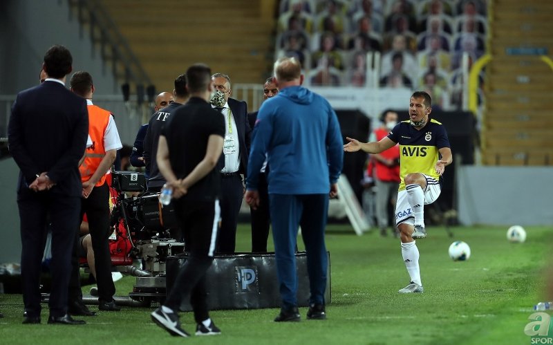 Emre Belözoğlu’ndan emeklilik açıklaması! Büyük ihtimalle...