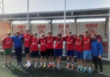Ukraynalı gençler Sivasspor antrenmanında!