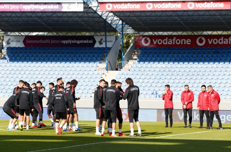 Şenol Güneş İzlanda maçı 11’ini belirledi!