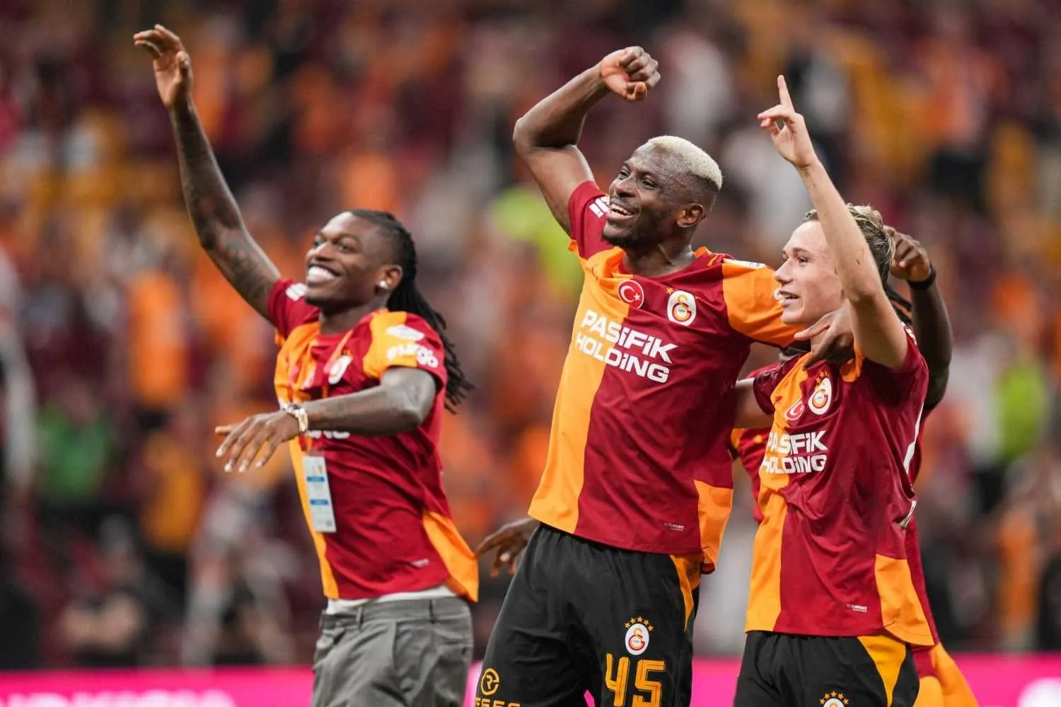 Fransız Gazeteci: Galatasaray'ın Yıldız Transferleri Bizi Etkiliyor