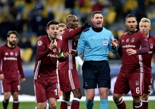 Beşiktaş, Dinamo Kiev'e farklı kaybetti
