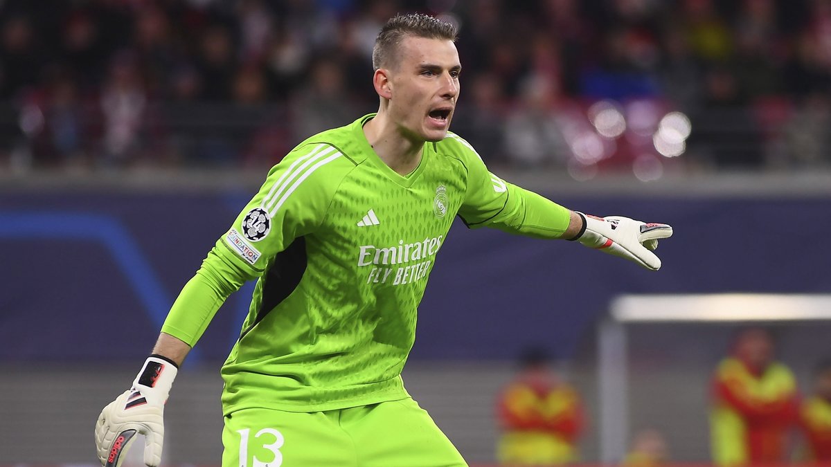 TRANSFER HABERİ: Andrey Lunin'den Fenerbahçe'ye yanıt geldi TRANSFER HABERİ: Andrey Lunin'den Fenerbahçe'ye yanıt geldi