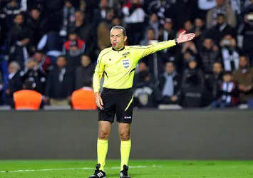 UEFA'dan Cüneyt Çakır'a dev maç