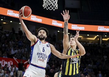 Anadolu Efes finalde!