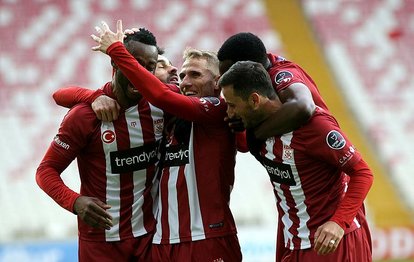 Sivasspor 2-0 MKE Ankaragücü MAÇ SONUCU - ÖZET Yiğido hata yapmadı!