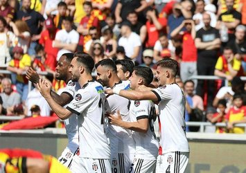 Beşiktaş'ta yaprak dökümü!