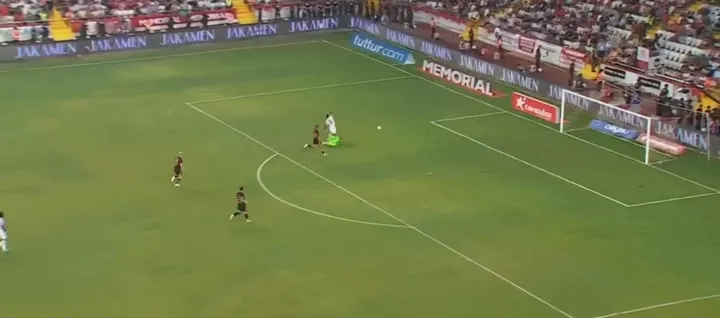 Antalyaspor - Galatasaray maçında penaltı kararı! İşte o pozisyon - 1