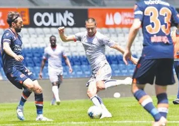 Başakşehir’den 11’e 11 maç