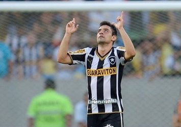 Yıldız futbolcu evinde ölü bulundu!