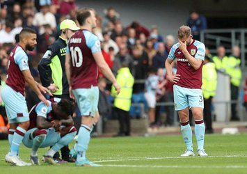 Burnley Premier Lig'e veda etti!