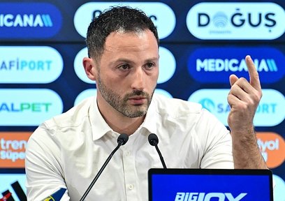 Domenico Tedesco’dan basın toplantısında Türkçe tepki!
