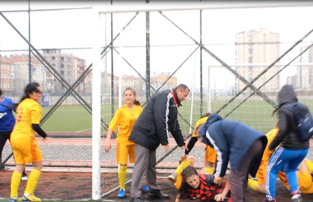 Kayseri’de kadın futbolcular kavga etti