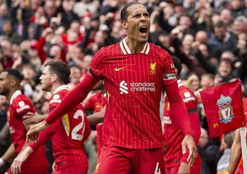Liverpool'da Van Dijk'in sözleşmesi uzatıldı