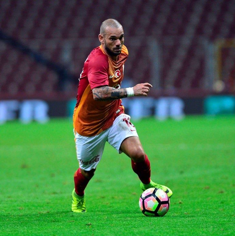 Galatasaray’a Sneijder şoku