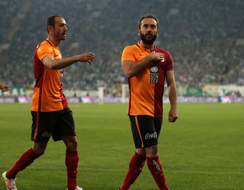Galatasaray’a büyük şok! Transfer yasağı...