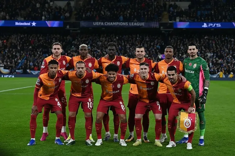 galatasarayda-barcelona-oncesi-tur-hesabi-ilk-8-ve-ilk-24-senaryolari-1791790048409.jpeg Galatasaray’da Barcelona öncesi tur hesabı: İlk 8 ve ilk 24 senaryoları - 1