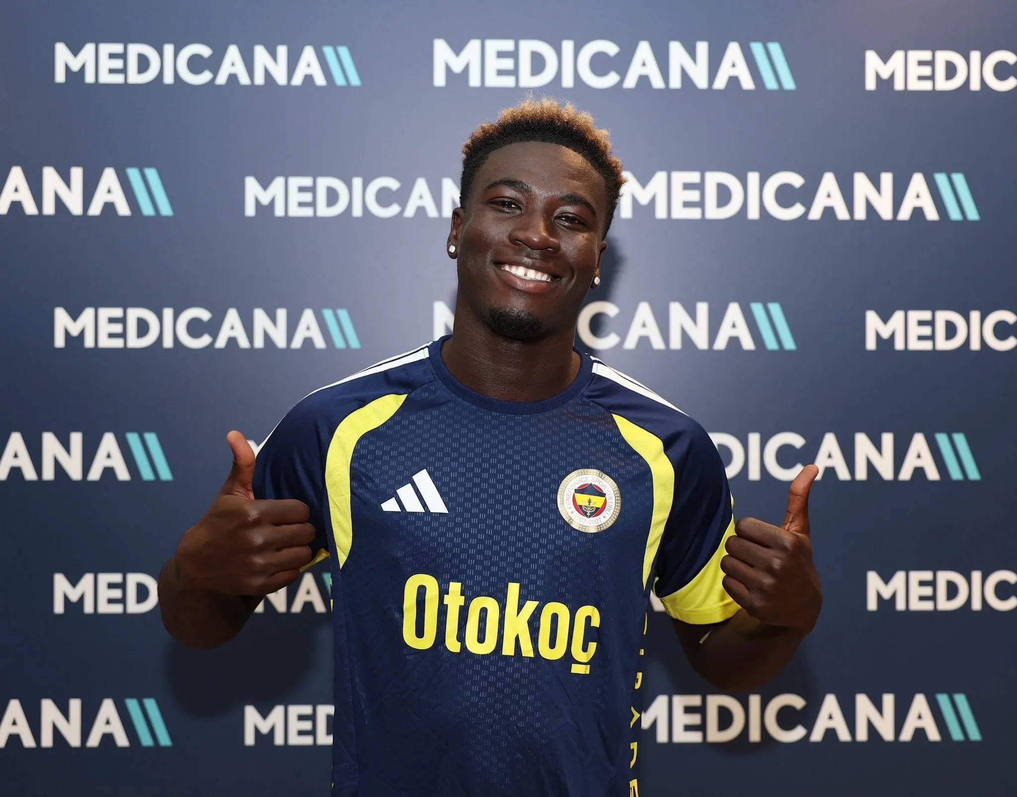 Fenerbahçe'de Oppong İmza Töreni