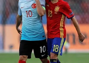 Türkler ıslıkladı, İspanyollar destekledi