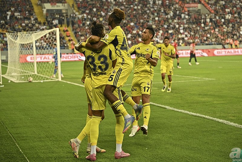 Usta yazardan Fenerbahçe yorumu: Mourinho gidince zincirlerinden kurtuldular!