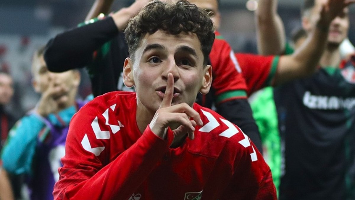 Fenerbahçe'de genç futbolcu için transfer gelişmesi! Trabzonspor da istiyordu