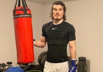 Çağlar Söyüncü'den 'Evde Kal' paylaşımı