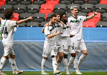 Sakarya deplasmanda galip!
