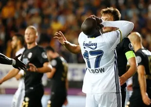Fenerbahçe zor gol atıp, kolay gol yiyiyor
