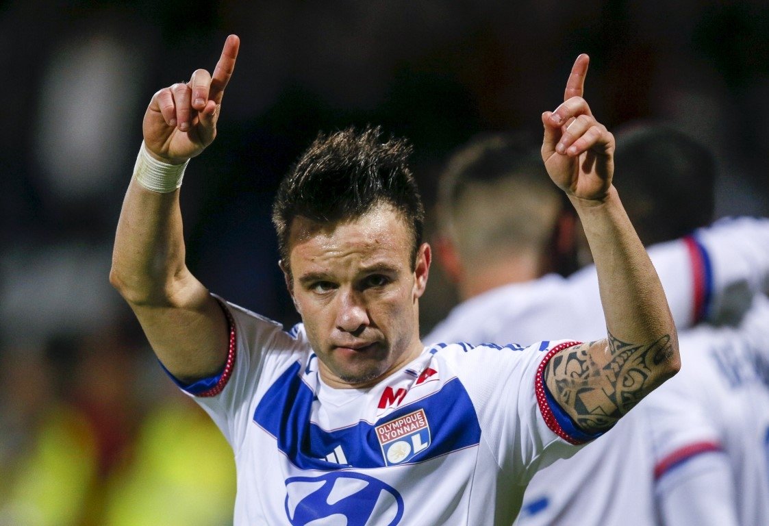 Mathieu Valbuena, Cuma günü imzalıyor
