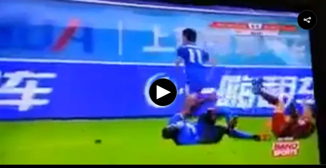 Demba Ba'nın ayağı kırıldı - 1