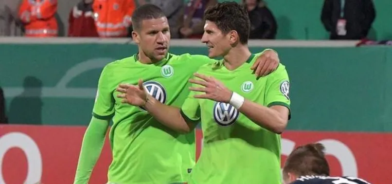 Mario Gomez, Wolfsburg'a turu getirdi