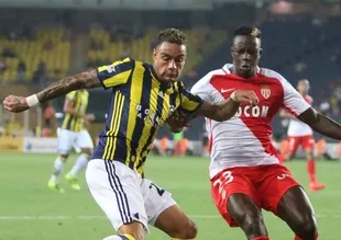 Van Der Wiel formayı Şener Özbayraklı'ya kaptırdı