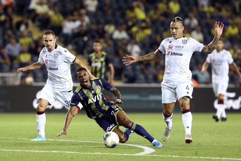 Emre Belözoğlu’ndan Ozan’a fırça!