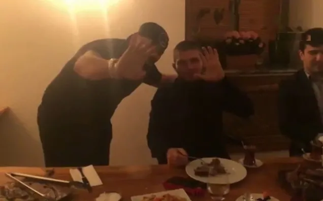Dağıstanlı dövüşçü Khabib Nurmagomedov, Türkçe selam verdi