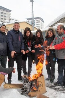 Sahada ateş yaktılar!