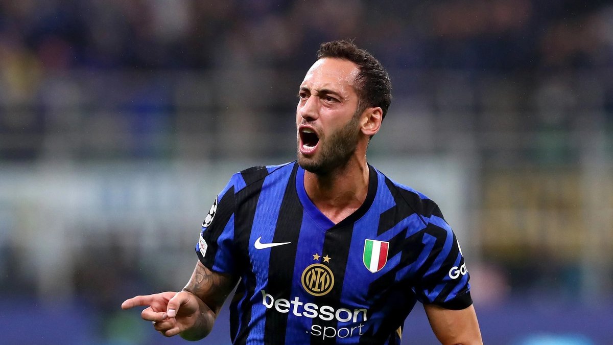 Hakan Çalhanoğlu'nun menajerinden flaş açıklama! Transfer görüşmeleri yapıldı mı? Hakan Çalhanoğlu'nun menajerinden flaş açıklama! Transfer görüşmeleri yapıldı mı?